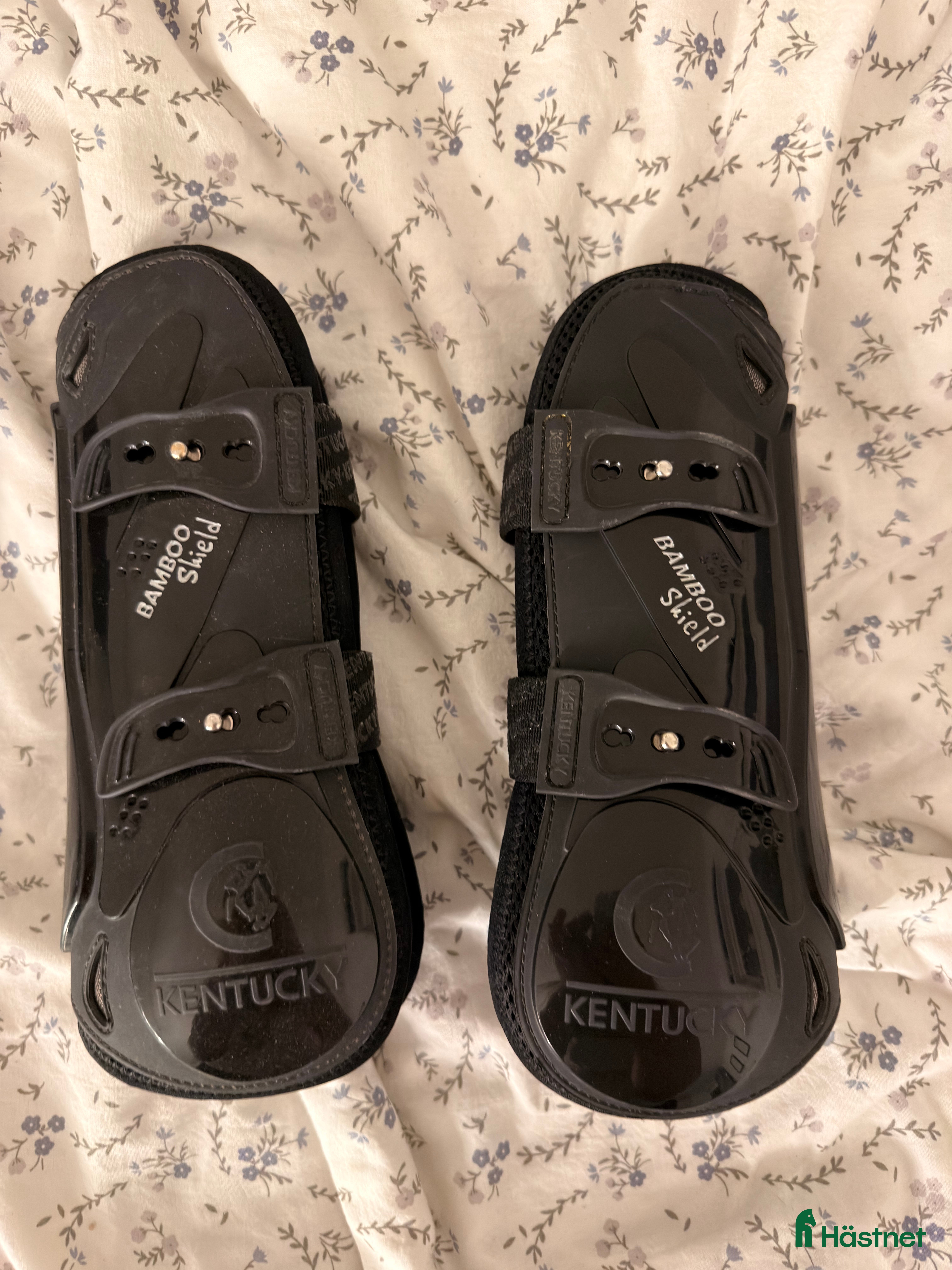 Benskydd hästutrustning till salu: Fram och bakskydd från Kentucky  - Annons 4