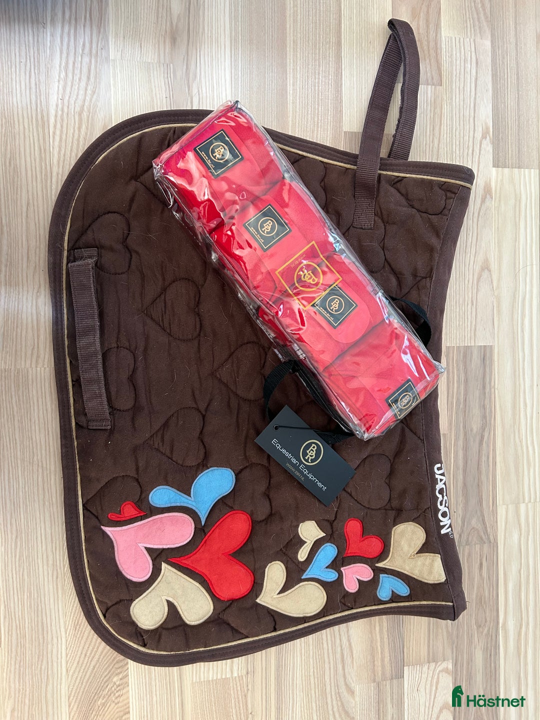 Schabrak & Vojlockar hästutrustning till salu: Ponny schabrak med 4 olika färger oanvända lindor i Vellinge - Annons 4