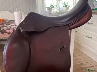 Sadlar hästutrustning Lippo Enzo Hoppsadel 17,5 i Storuman - Annons 15
