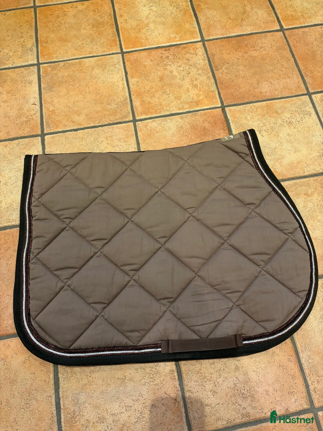 Schabrak & Vojlockar hästutrustning till salu: Anna Scarpati hoppschabrak  - Annons 3