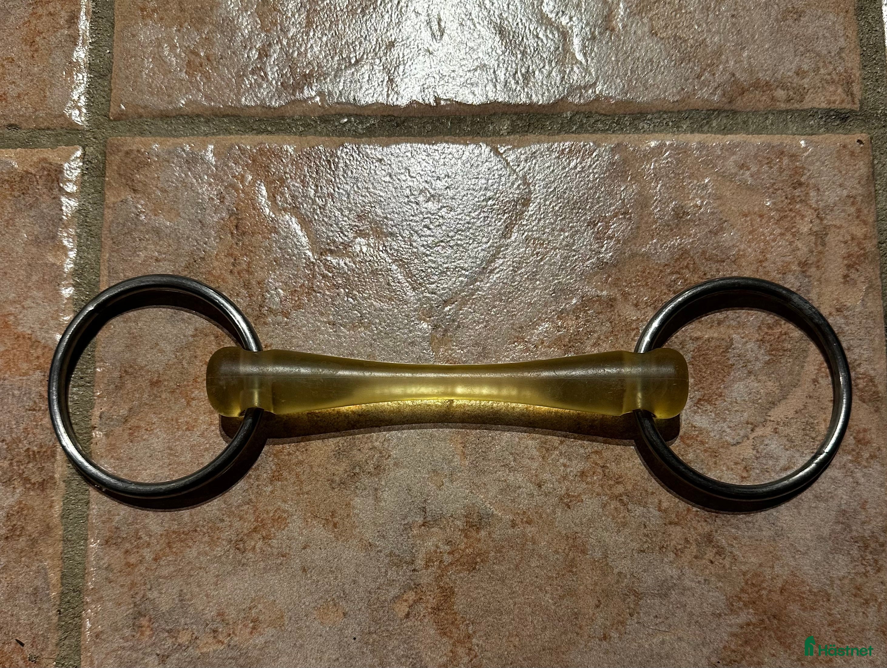 Bett hästutrustning till salu: Nova bett i Sigtuna - Annons 23