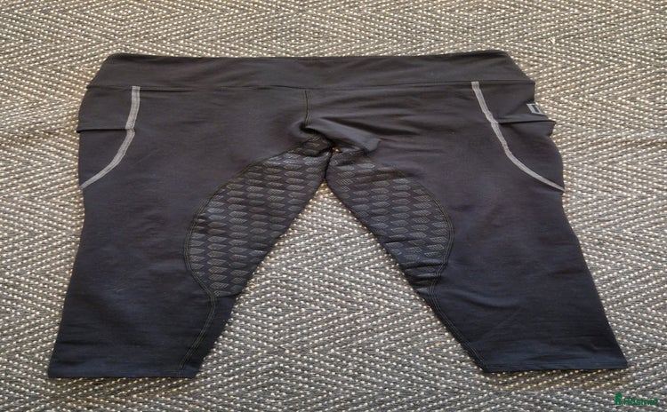 Ridbyxor ryttarutrustning till salu: HELT NYA svarta fodrade Maya Delorez i stl.M i Hallsberg - Annons 6