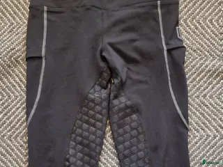 Ridbyxor ryttarutrustning till salu: HELT NYA svarta fodrade Maya Delorez i stl.M i Hallsberg - Annons 3