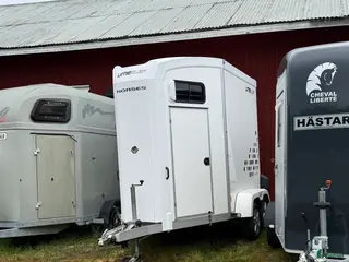 Hästtransporter fordon & transport till salu: UME B35 ( Ny mellanvägg ) i Värmdö - Annons 17