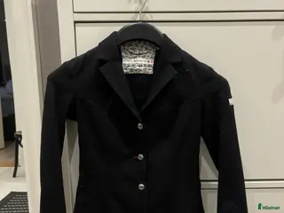 Jackor & Kavajer ryttarutrustning till salu: Animo kavaj med stjärnor i strass - Annons 11