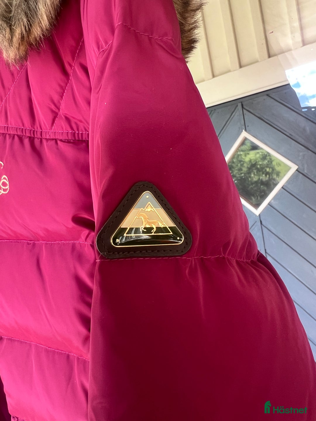 Jackor & Kavajer ryttarutrustning till salu: Mountain Horse Belvedere dunjacka i Lidingö - Annons 3