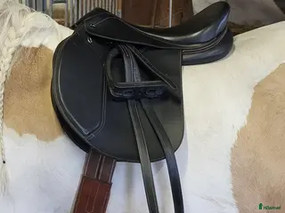 Sadlar hästutrustning Fin sadel Smart by Lippo 17" - Annons 2