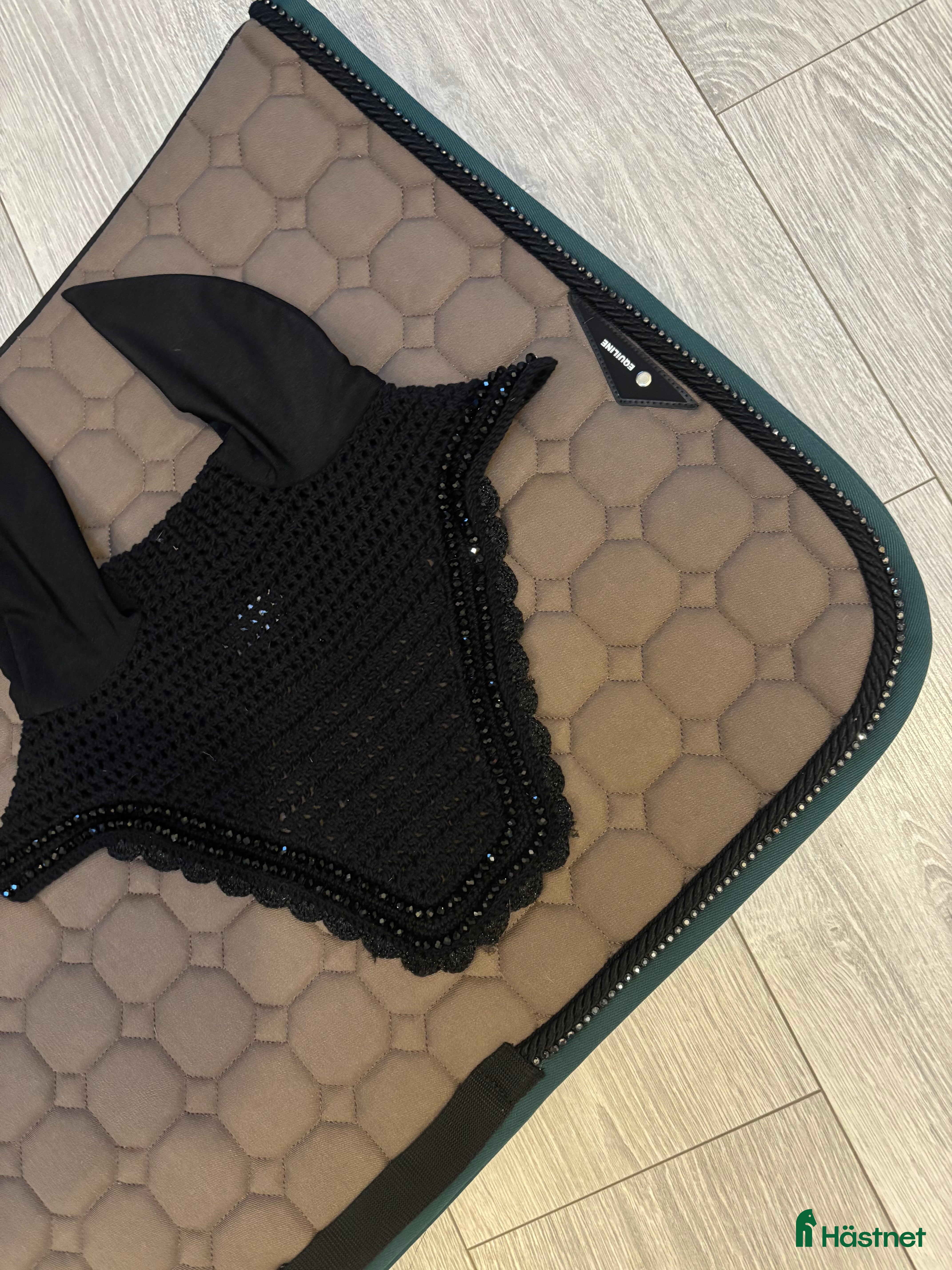 Schabrak &amp; Vojlockar hästutrustning till salu: Helt oanvänt!  i Bro - Annons 23