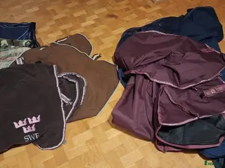 Täcken hästutrustning till salu: Täckespaket strl 115, 7 täcken för 1500 kr! i Söderåkra - Annons 1