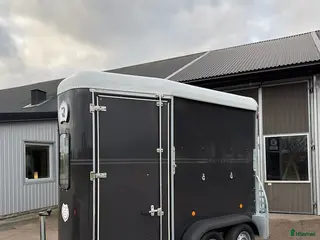 Hästtransporter fordon & transport till salu: 1,5-hästars Fautras=Perfekt o rymlig för en häst - Annons 4