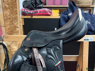 Sadlar hästutrustning till salu: Prestige Arezzo i Nossebro - Annons 18