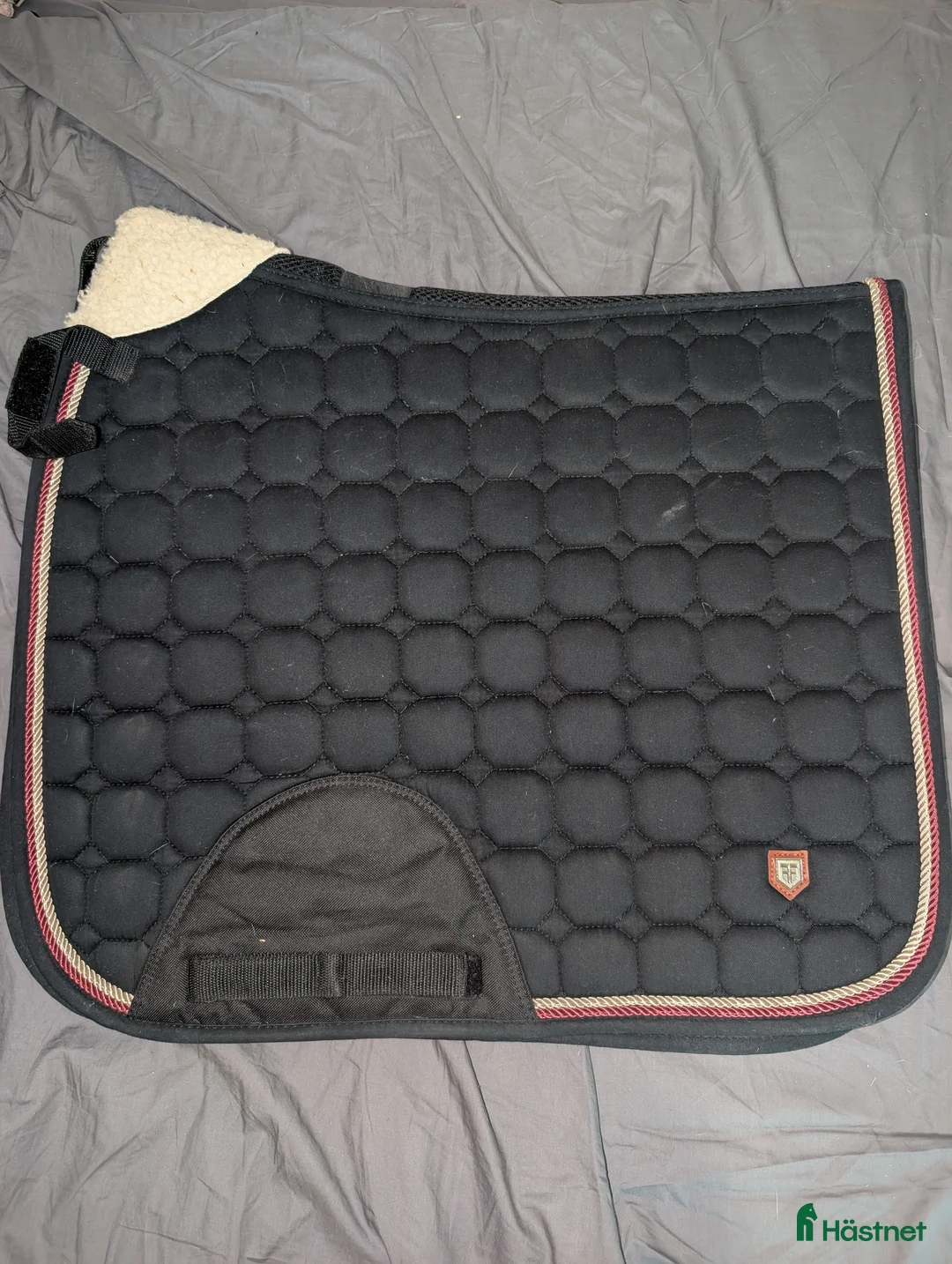 Schabrak & Vojlockar hästutrustning till salu: Svart all-around fairfeild schabrak  i Nacka - Annons 1