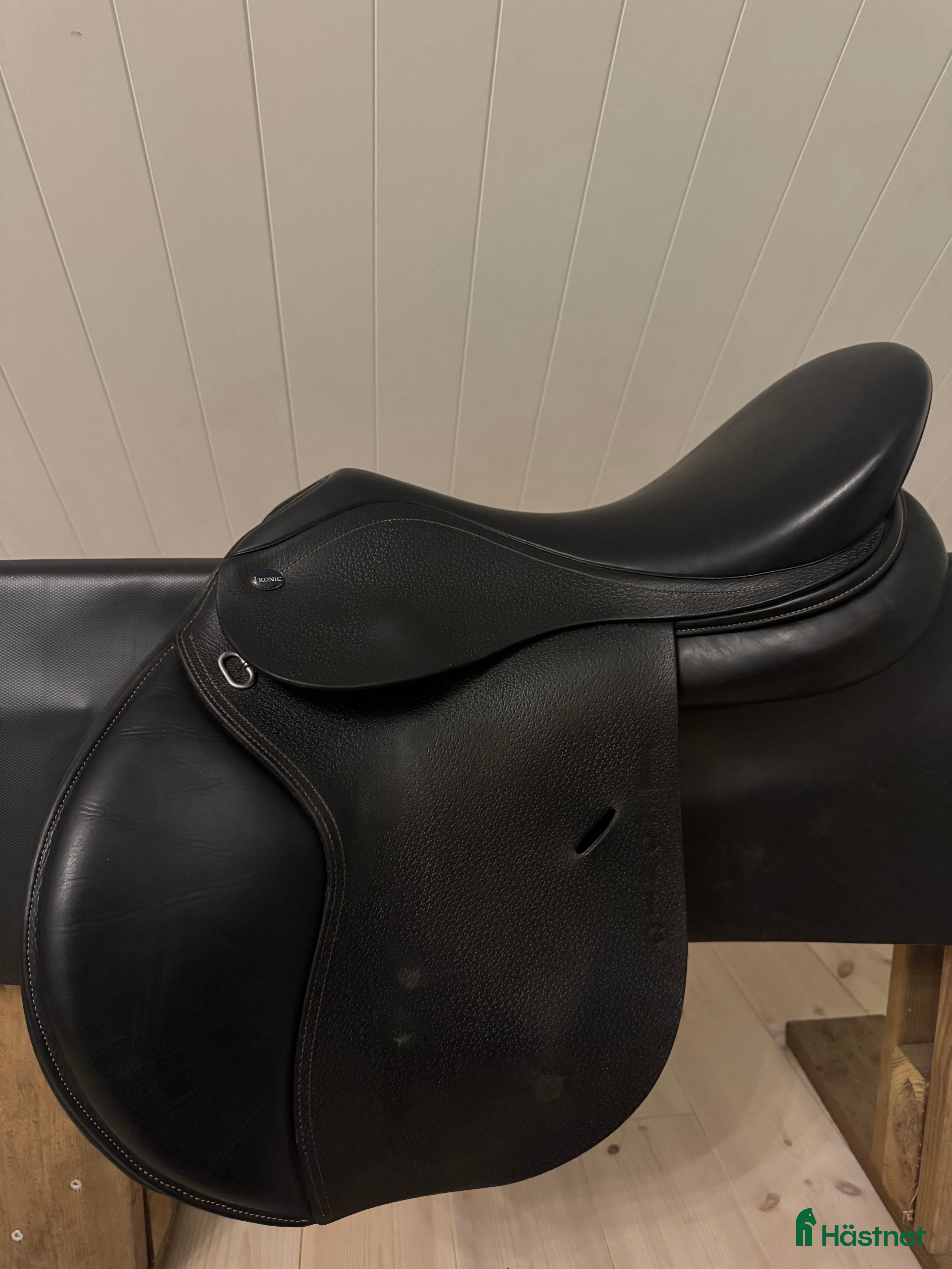 Sadlar hästutrustning till salu: Ikonic hoppsadel - Annons 3