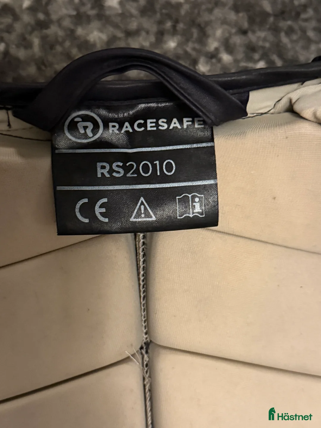 Säkerhetsvästar ryttarutrustning till salu: Racesafe väst i Skogås - Annons 5