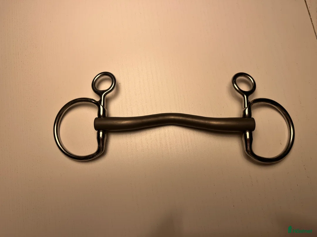 Bett hästutrustning till salu: Sara Titan Baucher i Kumla - Annons 2