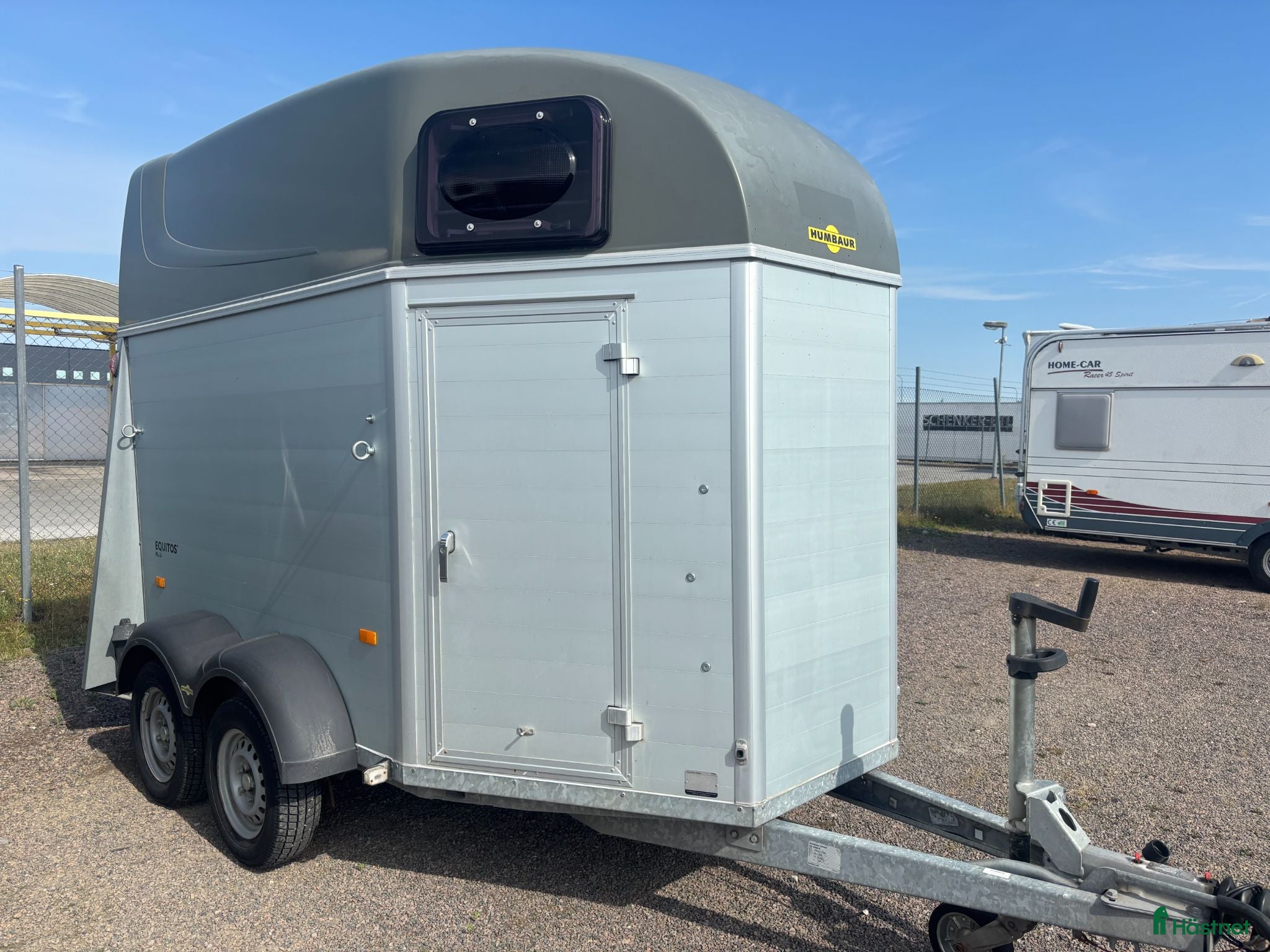 Hästtransporter  fordon & transport till salu: Alu trailer med sadelkammare - Annons 17