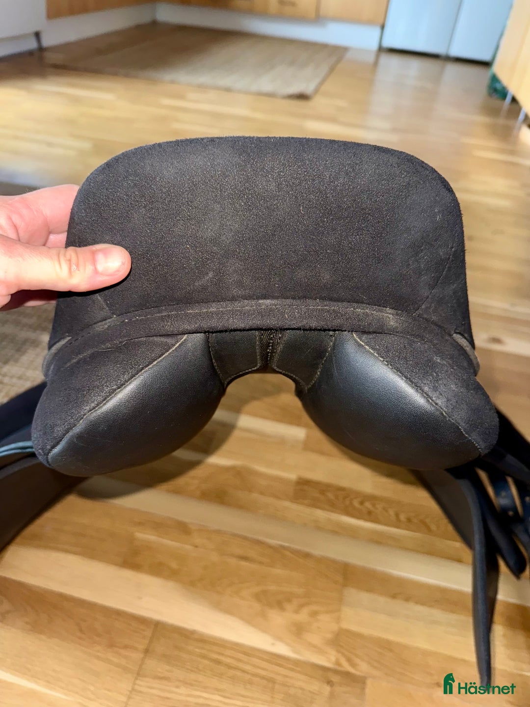 Sadlar hästutrustning till salu: Thorowgood T4, dressyr , 17,5” i Västerlanda - Annons 5