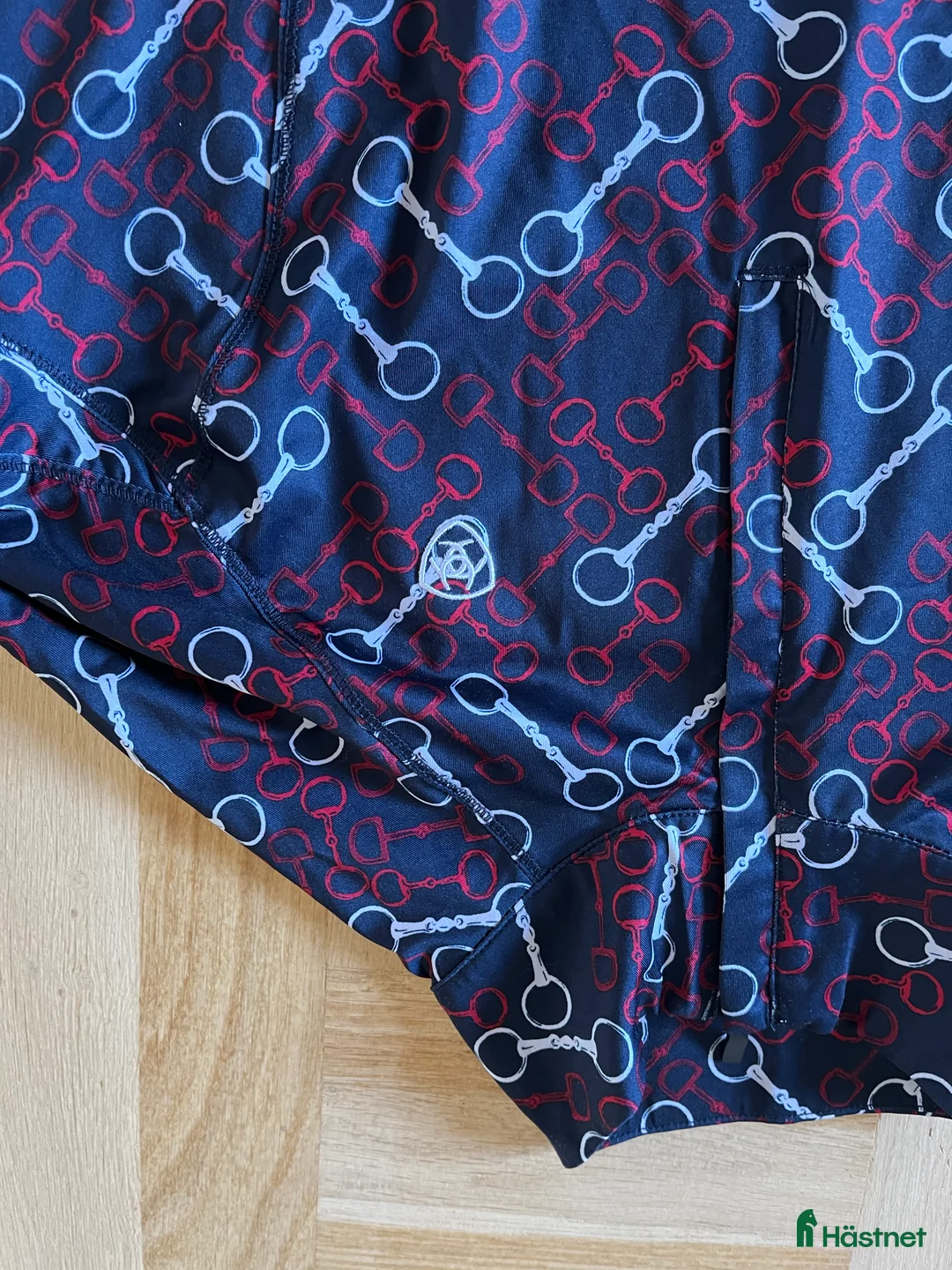 Övrigt Ridkläder ryttarutrustning till salu: Supersnygg tröja från Ariat nyskick  - Annons 2