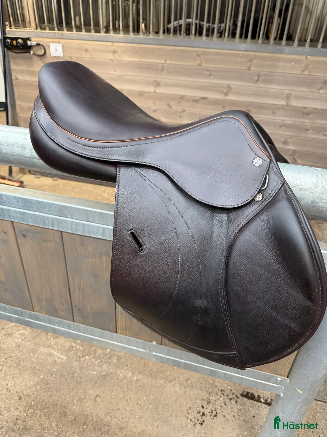 Sadlar hästutrustning till salu: Equipe Exp. Linnea Special 16,5" - Annons 2