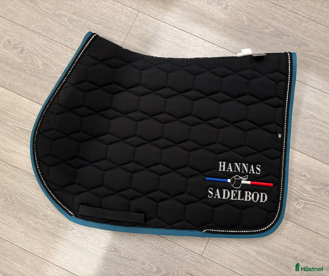 Schabrak & Vojlockar hästutrustning till salu: Mattes schabrak  i Bro - Annons 1