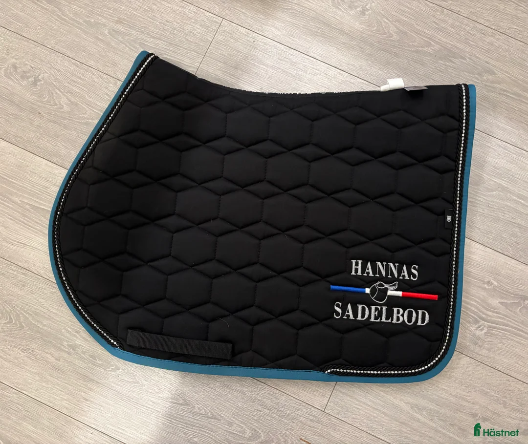 Schabrak & Vojlockar hästutrustning till salu: Mattes schabrak  i Bro - Annons 1