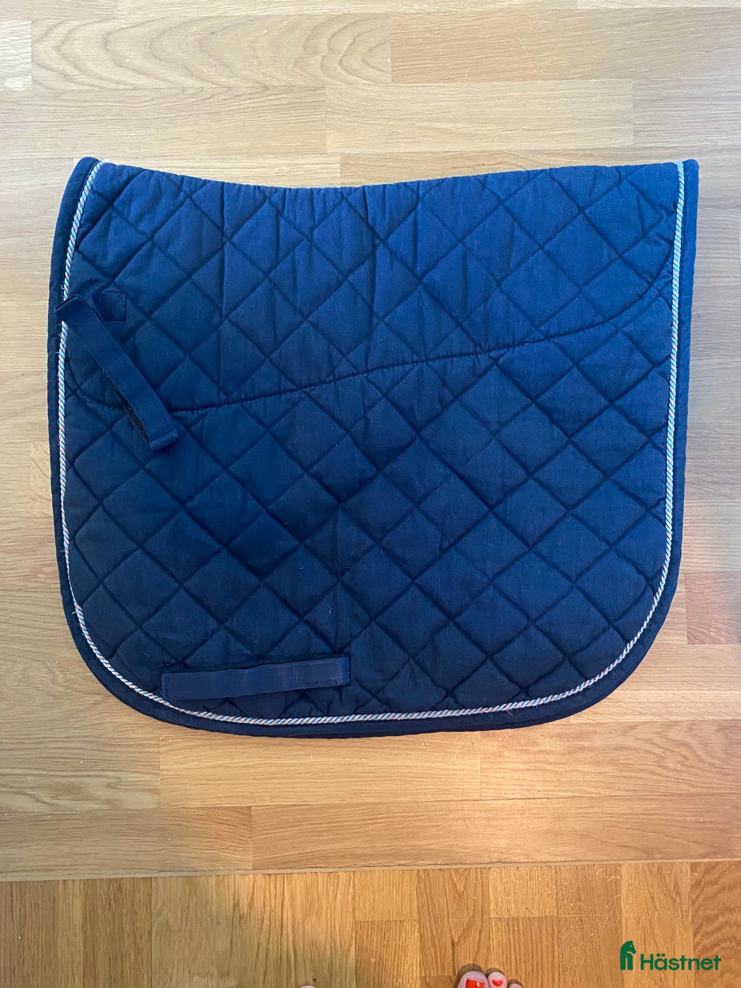Schabrak & Vojlockar hästutrustning till salu: Blått dressyrschabrak   i Täby - Annons 1