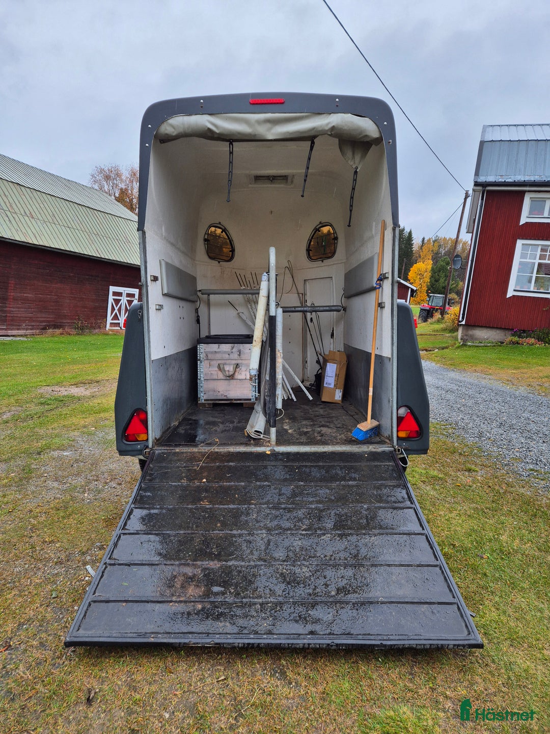 Hästtransporter  fordon & transport till salu: Stor & rymlig Cheval Liberty transport  i Åsele - Annons 3