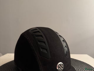 Hjälmar ryttarutrustning till salu: Back on Track hjälm i Skövde - Annons 13