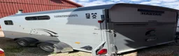 Hästtransporter  fordon & transport till salu: Cheval multimax -21 stor justerbar Sadelkammare  - Annons 3