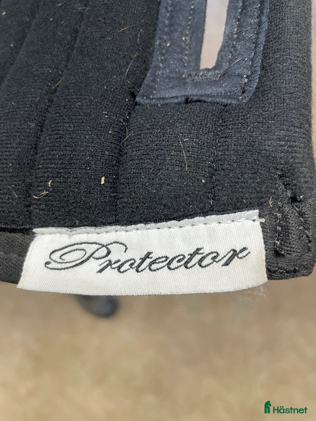 Sadeltillbehör hästutrustning till salu: Svart Protector Trapezium korrektionspad i Älmhult - Annons 2