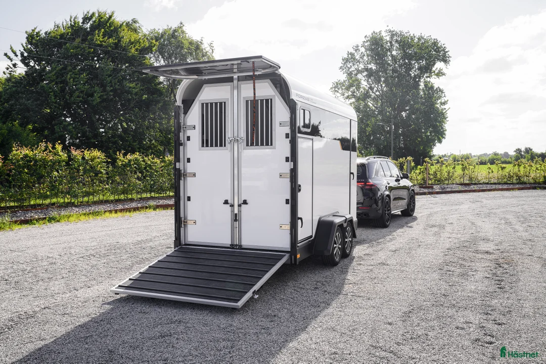 Hästtransporter  fordon & transport till salu: EQ3R Stuteri i Harestad - Annons 2