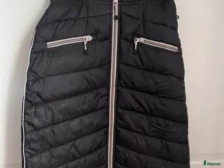 Övrigt Ridkläder ryttarutrustning till salu: Uhip-kjol i Strängnäs - Annons 1