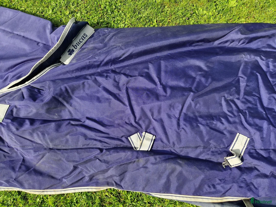 Täcken hästutrustning till salu: Lippo Supreme Plus 1200D 200g 145cm - Annons 1