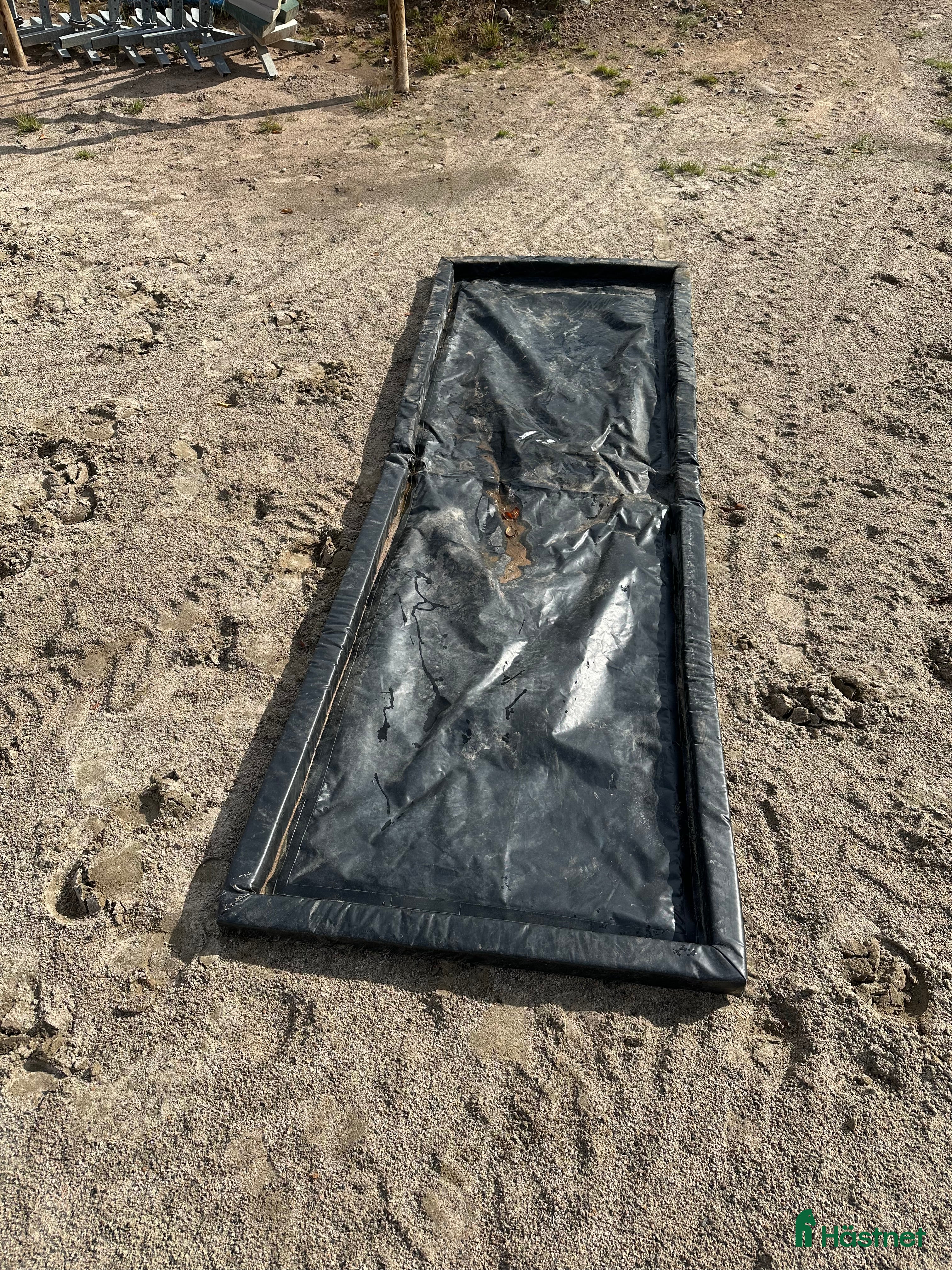 Övrig utrustning övrig utrustning till salu: Svart vattenmatta i Ljungby - Annons 23