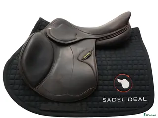 Sadlar hästutrustning Amerigo HC Pinerolo 17,5" i Upplands Väsby - Annons 15