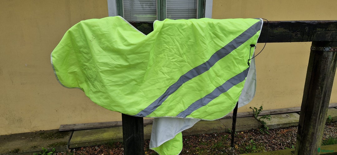 Täcken hästutrustning till salu: Täcken stl 125-135 i Lund - Annons 4