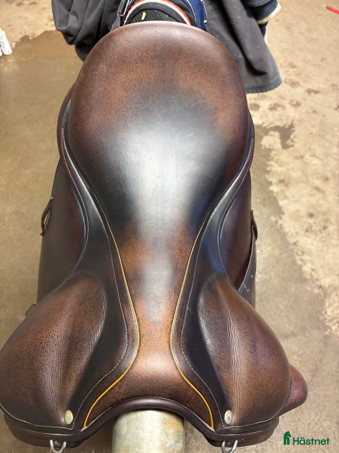 Sadlar hästutrustning till salu: Brun Childeric DI dressyrsadel i Vänge - Annons 2