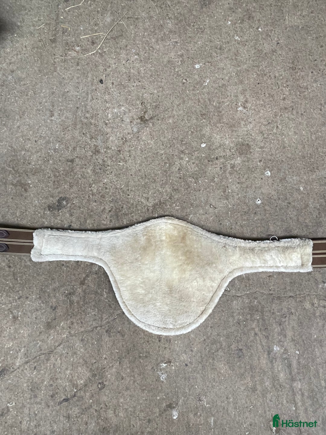 Sadeltillbehör hästutrustning till salu: Fluffmagplatta och billig Magplatta  i Flyinge - Annons 2