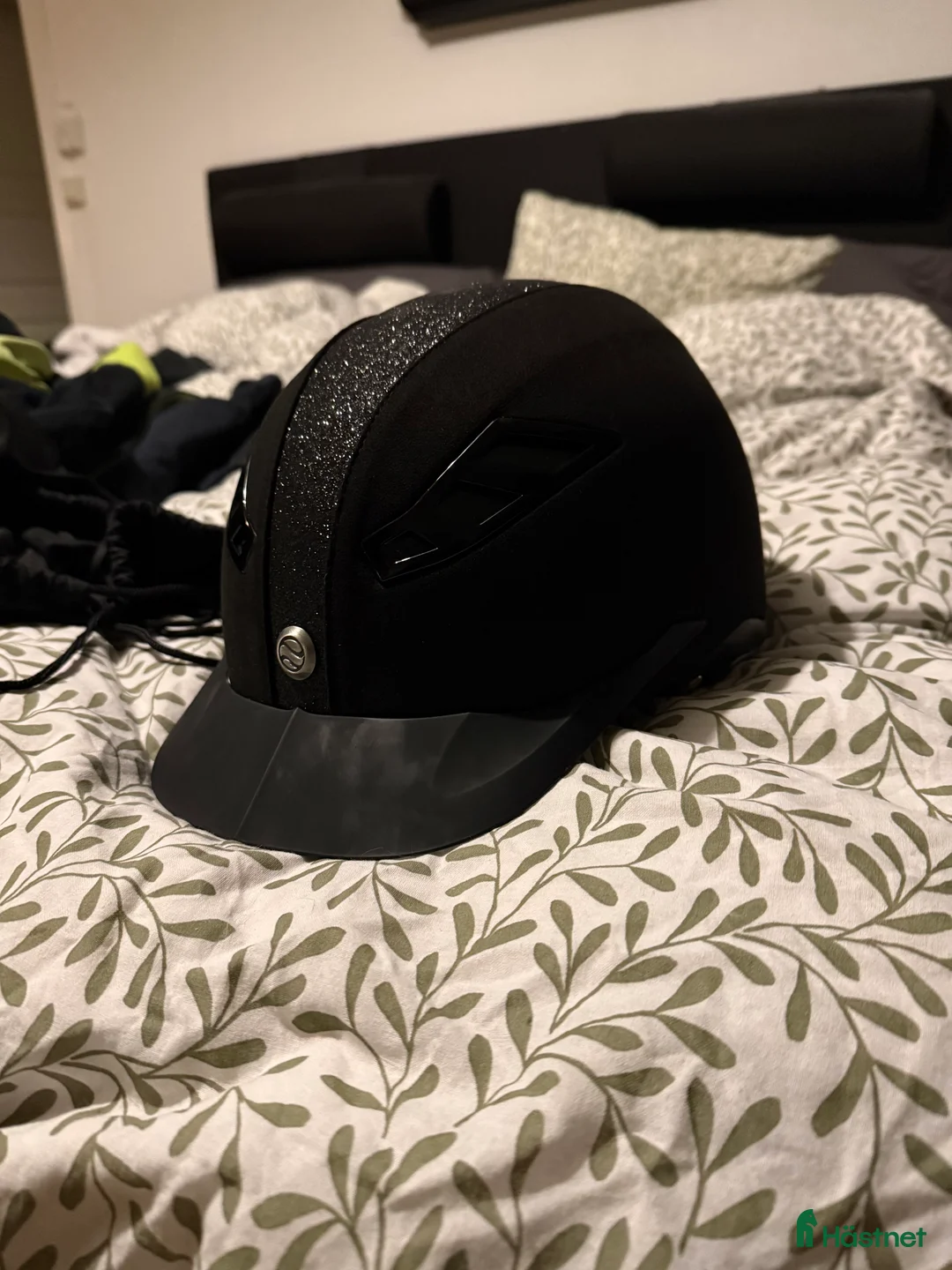 Hjälmar ryttarutrustning till salu: Back on track lynx i Tranås - Annons 1