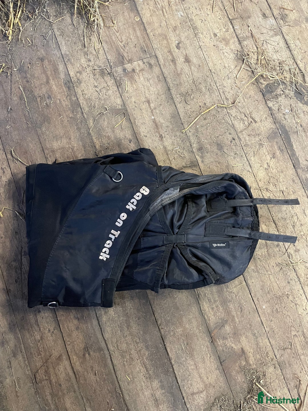 Täcken hästutrustning till salu: Back on track nättäcke i Piteå - Annons 1