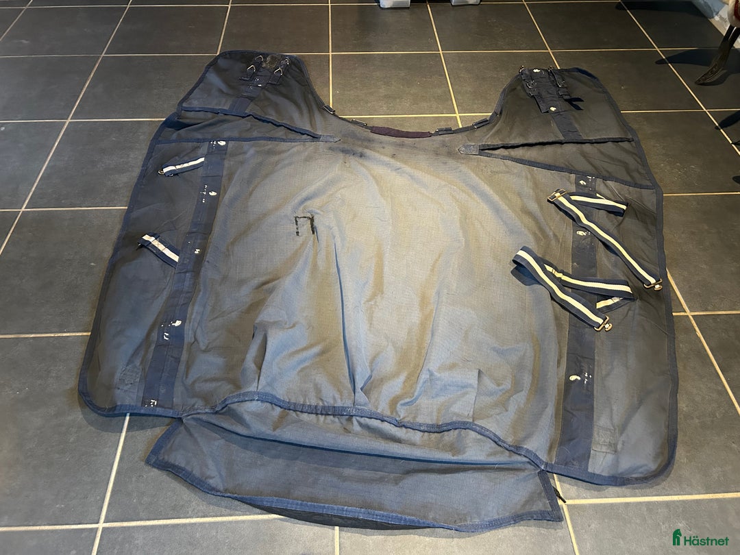 Täcken hästutrustning till salu: Fairfeild 80g regntäcken m. Avtagbar hals i Vellinge - Annons 2