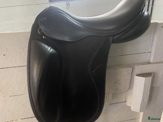 Sadlar hästutrustning till salu: Lippo Integro i Västra Frölunda - Annons 1