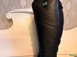 Ridstövlar ryttarutrustning till salu: Läder ridstövlar 37 i Borlänge - Annons 3