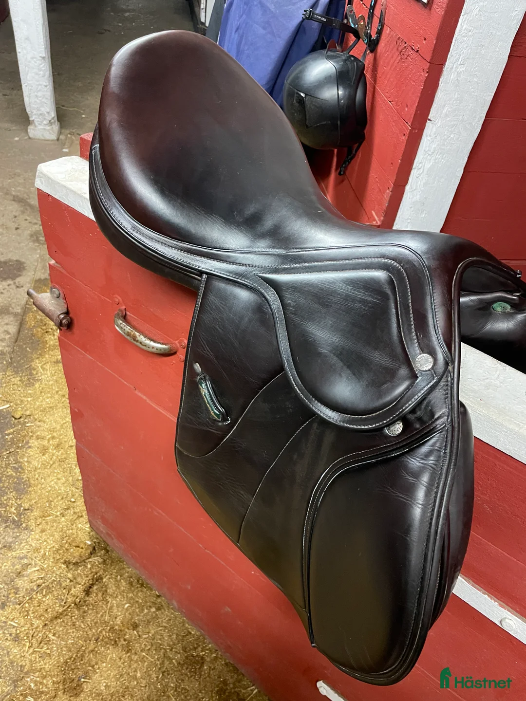 Sadlar hästutrustning till salu: Amerigo Vega jump sadel  - Annons 2