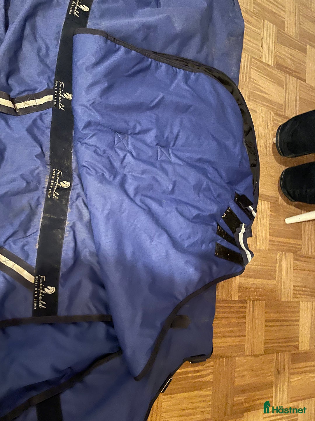 Täcken hästutrustning till salu: Täcke med hals i Malmö - Annons 4