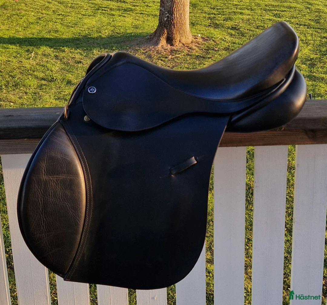 Sadlar hästutrustning till salu: Morris and Nolan adjustable  - Annons 2