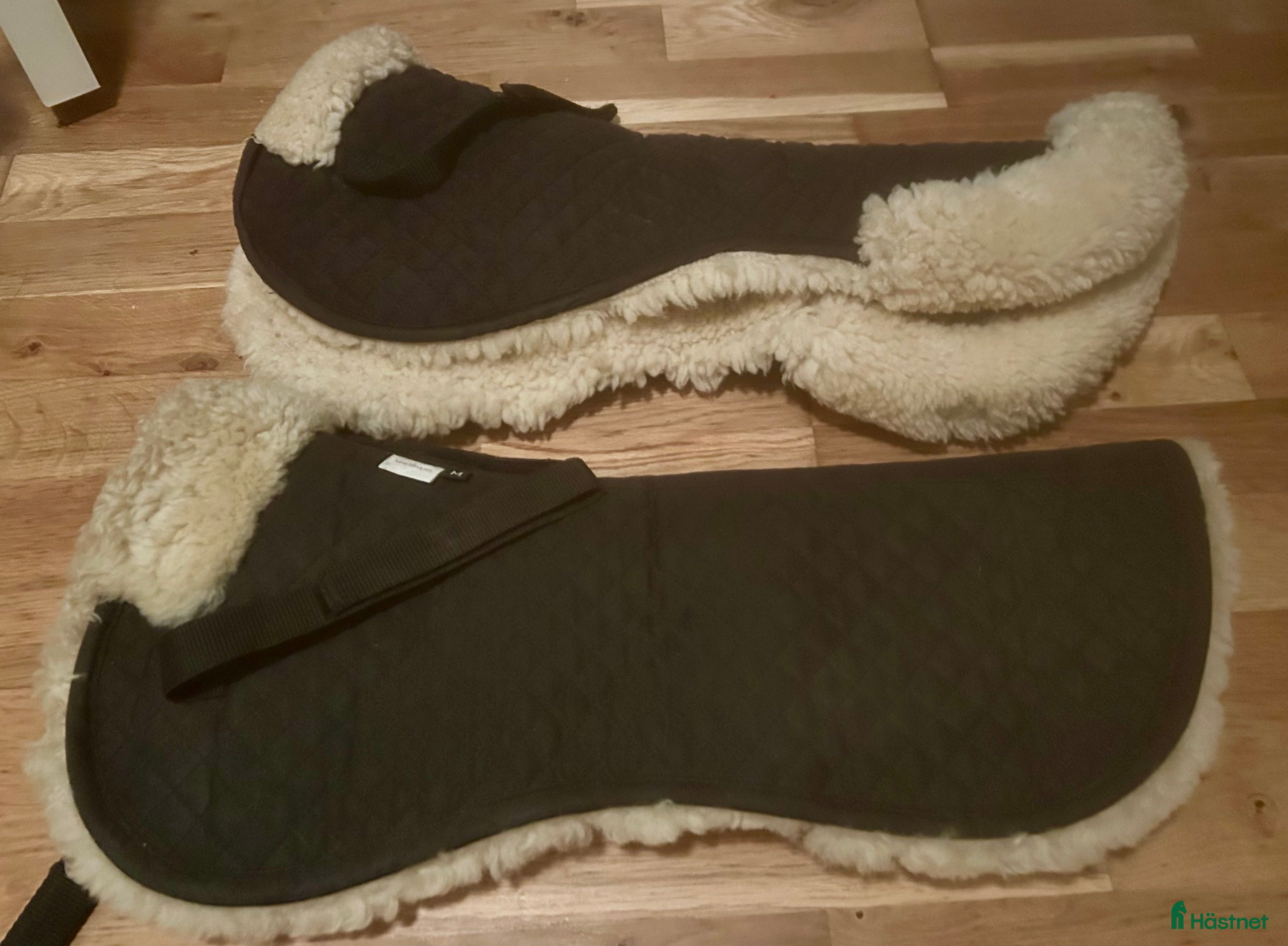 Schabrak & Vojlockar hästutrustning Fårskinnspaddar i Trelleborg - Annons 7