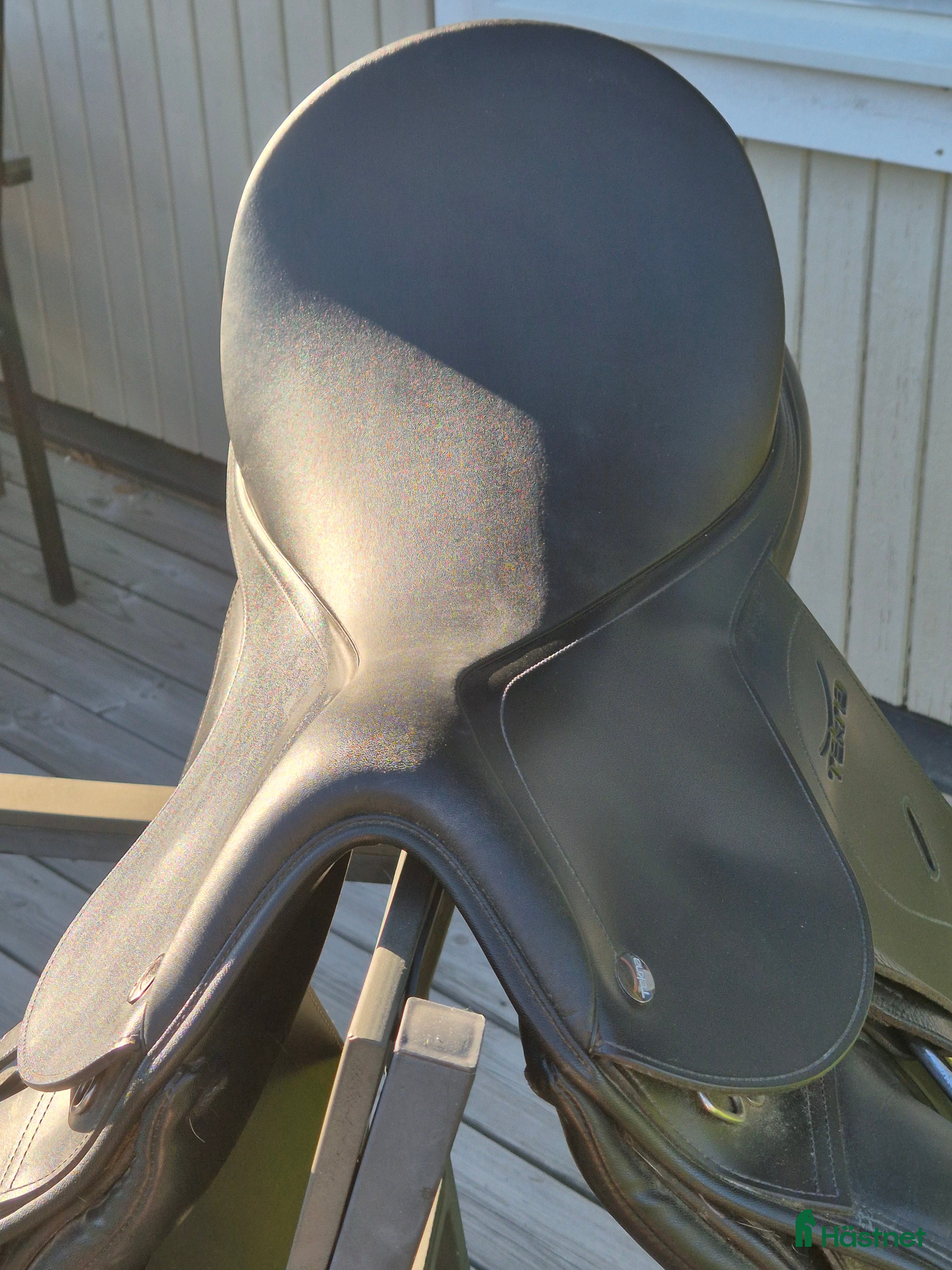 Sadlar hästutrustning till salu: Jättefin sadel i Västerås - Annons 3