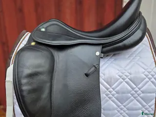 Sadlar hästutrustning till salu: Prestige Lucky Dressage i Fjärdhundra - Annons 4