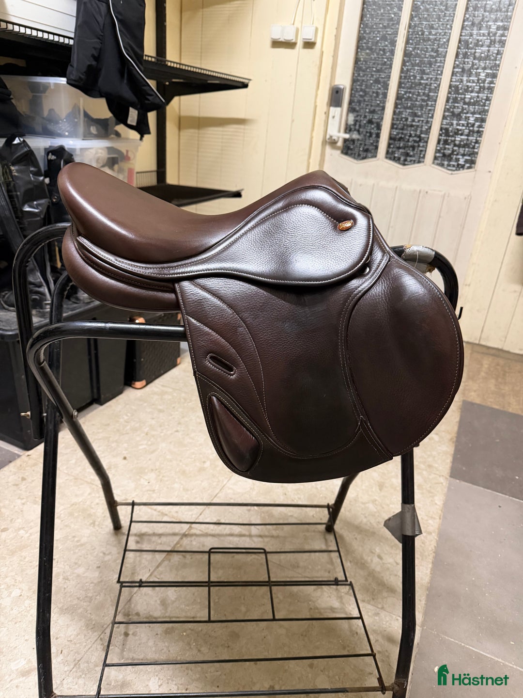 Sadlar hästutrustning till salu: Lippo Rivello quieto hoppsadel i Karlstad - Annons 3